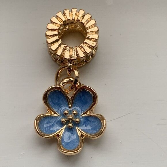 4 Charm Set – Flowers & Heart Dangle Charms for Bracelet or Necklace - Picture 4 of 8